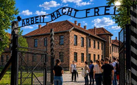 Krakau: Auschwitz-Birkenau Guided Tour mit Transport