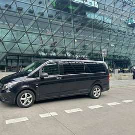 Krakau: Privater Transfer zum oder vom Flughafen Krakau