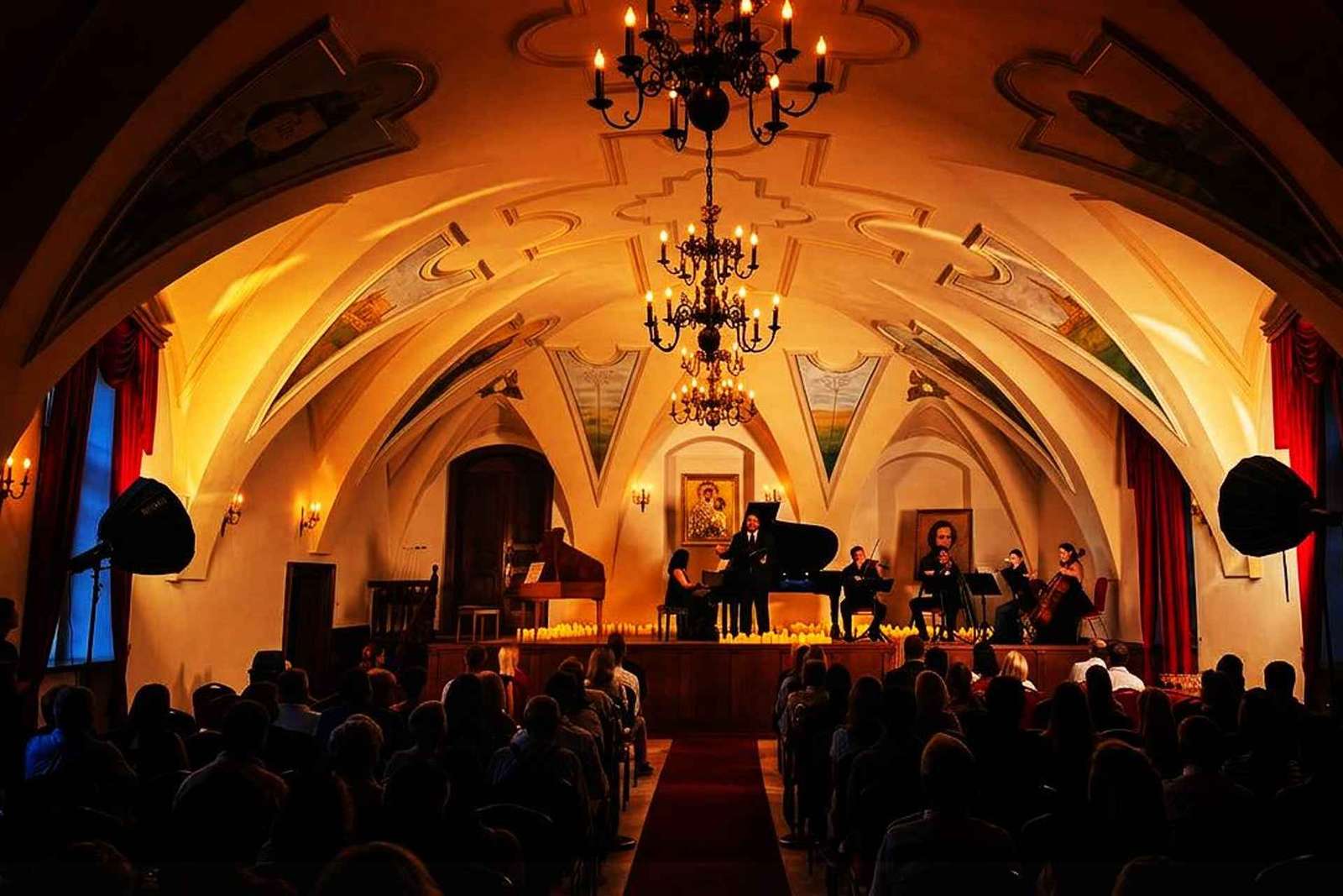 Krakau: Queen-Live-Konzert bei Kerzenschein