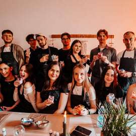 Krakau: Workshop mit Kerzen zum Selbermachen, Wein und Musik