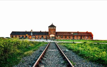 Von Krakau aus: Auschwitz-Birkenau & Schindlers Fabrik Tour