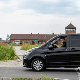 Vanuit Krakau: Auschwitz & Birkenau Tour met volledige rondleiding & ophaalservice