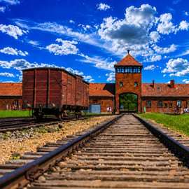 Von Krakau aus: Auschwitz-Birkenau Tagestour mit Transport