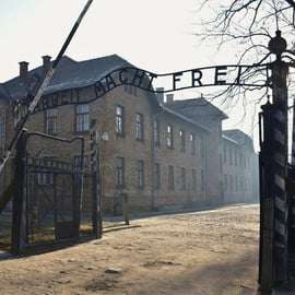 Krakau: Auschwitz-Birkenau Tagestour mit Tourleitung