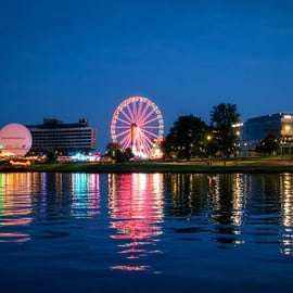 Krakau: Sonnenuntergang und Abendliche Bootsfahrt auf einem traditionellen Holzboot