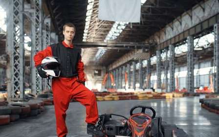 Krakau: Indoor-Go-Karting (24-Minuten-Rennen)