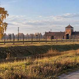 Krakau: Tour zu den historischen Stätten von Auschwitz – Besichtigung der Außenanlagen