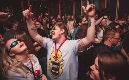 Krakau: Kneipentour mit 1 Stunde unbegrenzten alkoholischen Getränken