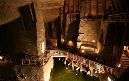 Ab Krakau: Führung durch das Salzbergwerk Wieliczka mit Transfer