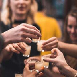 Krakau: Wodka rondleiding met gids en proeverijen van eten en drinken