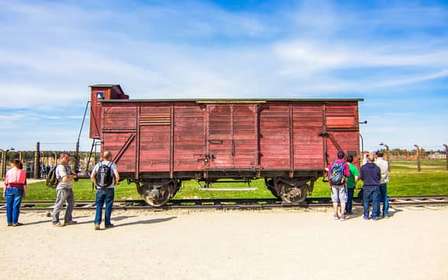 Von Krakau aus: Auschwitz-Birkenau Tour mit Transport