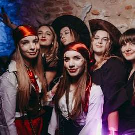 Krakau: Kneipen-/Clubtour zu Halloween + 1 Stunde unbegrenzter Alkoholkonsum