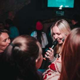 Krakau: Kroegentocht met 1 uur onbeperkt alcoholische drankjes