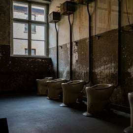 Von Krakau aus: Auschwitz-Birkenau Ganztagestour mit Guide