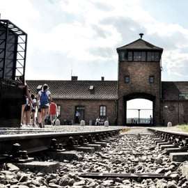Krakau: Auschwitz-Birkenau Geführte Tour Abholung/Mittagessen Optionen